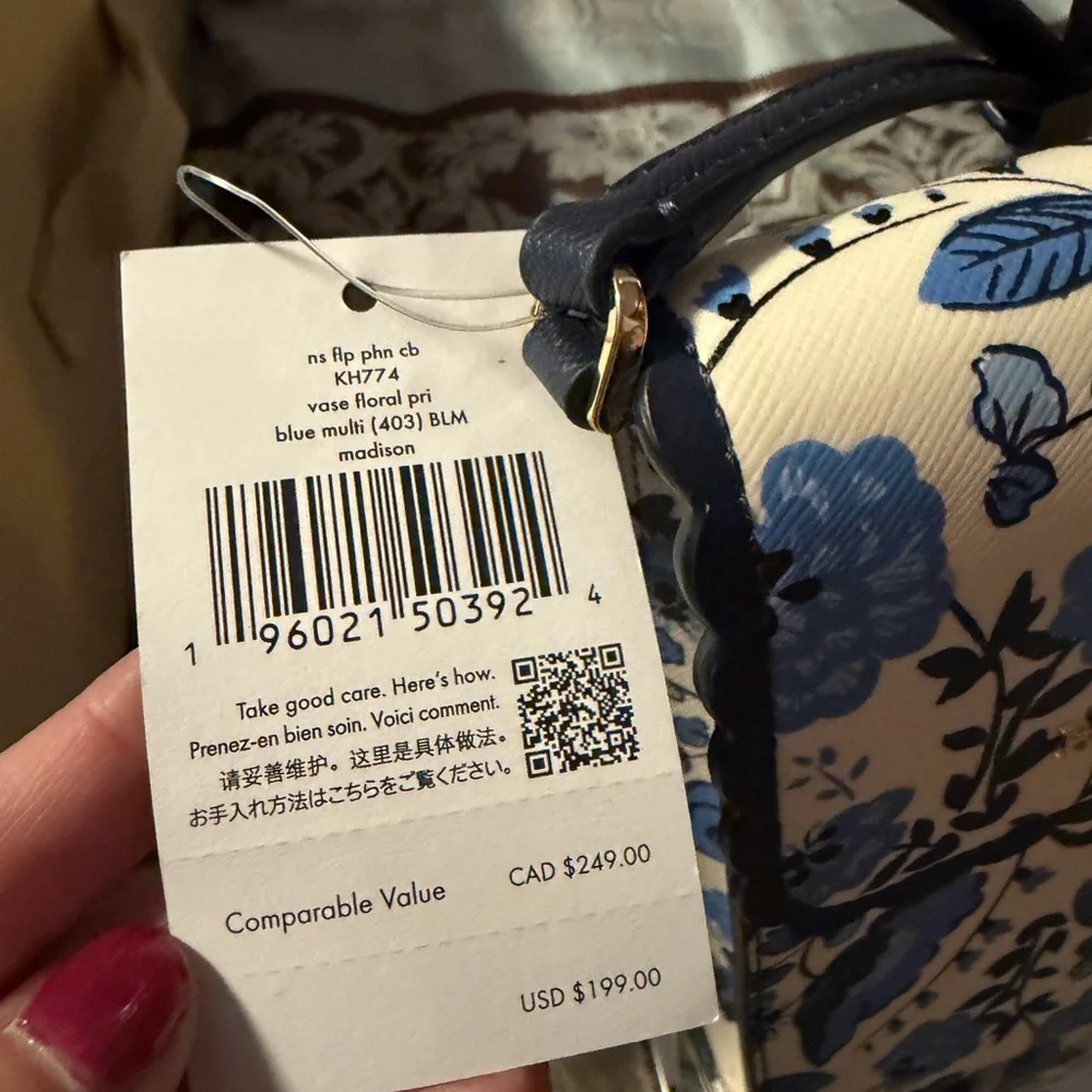 kate spade Blue and White Floral Scallop-Edge Crossbody Phone Bag - Picture 3 of 8